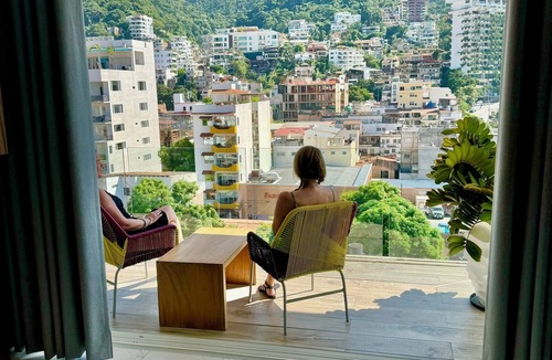 Emiliano Zapata Condo | Avida Penthouse Studio 5 min walk to beach. terrace, views, pool & more!