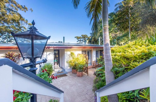 North Tamborine Bed & Breakfast | Avocado Sunset Bed & Breakfast