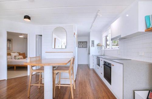 Coolangatta Apartment | Azure Kirra - Chic Beachfront Living in Coolangatta