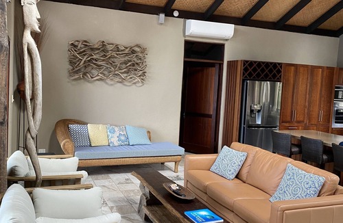 Newell House | Bala Beach House on ABSOLUTE Beachfront