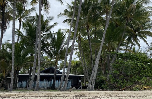 Newell House | Bala Beach House on ABSOLUTE Beachfront