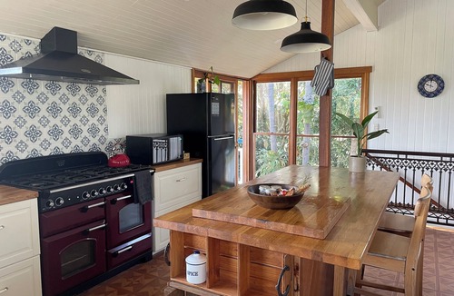 Barney View Cottage | Barney Views Cottage. Stunning mountain views! Cosy woodfire & outdoor firepit!