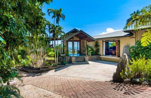 Lamb Range Villa | Barong luxury private estate with expansive views over Cairns barongcairns.comn