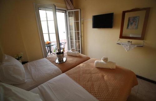 Perama Bed & Breakfast | Batis Breeze