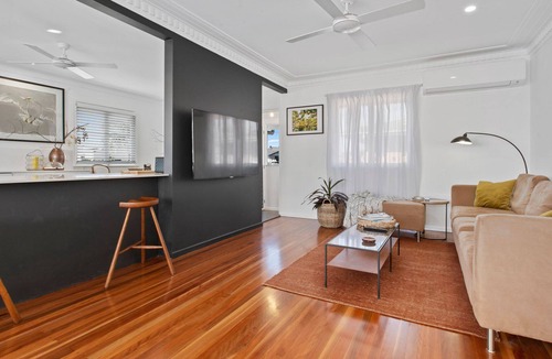 Clontarf Apartment | "Bayview Nest" - Clontarf Q 4020