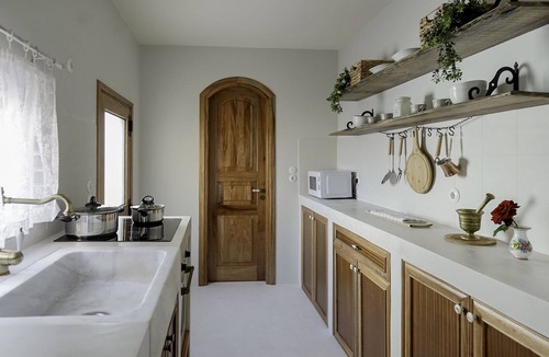 Archangelos House | Be one of the first guests who stays in an original traditional home!