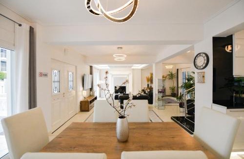 Korithion House | Beach Blue Villa - Luxury Escape by the Sea, Sleeps up to 8