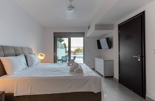 Katakali Villa | Beach front villa with private sea water pool & amazing sea view to Saronic golf