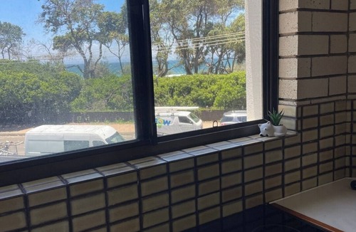 Sunshine Coast Apartment | Beach Front Bliss-Lux 3 BR Beachfront Apt in Maroochydore,Long-term stay allowed