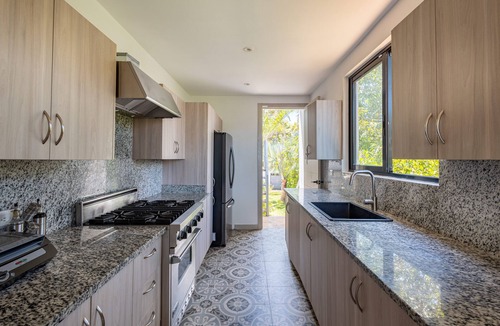 Las Terrenas Ski Chalet | BEACH FRONT VILLA - for 12 guests 4 rooms. Fully equiped