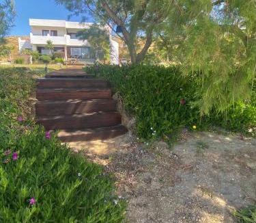Karystos House | Beach house set in a beautiful bay