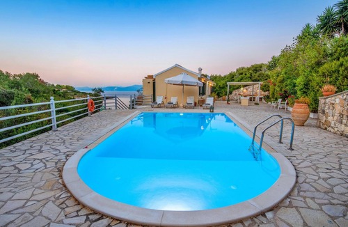 Katsimatika Villa | Beach House Sophia in Paxi