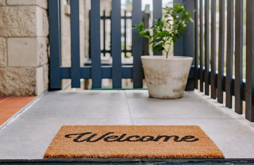 Mooloolaba Apartment | Beach Vibes - "Bisbee at Alex"