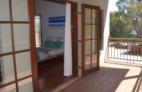 Wurtulla House | Beachfront back to nature reserve
