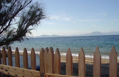 Afissos House | Beachfront Home for 4, Kalifteri Beach, Afissos