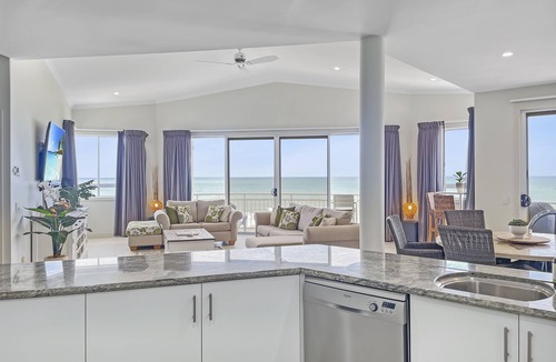 Sunshine Coast Apartment | Beachfront Penthouse with Stunning Views