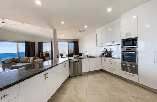 Sunshine Coast Apartment | Beachfront Penthouse with Stunning Views