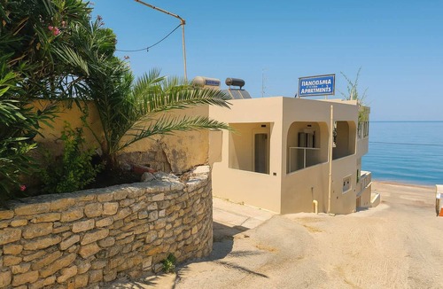 Agia Pelagia Apartment | Beachfront Panorama Apart - Kythira Seaside Nest
