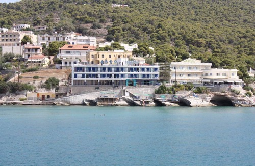 Agia Marina Hotel | Beachfront Triple Haven- Argo Seaside Stays