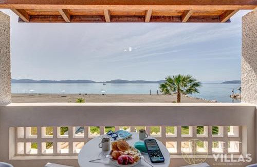 Kilada Villa | Beachfront Villa Armonia in Porto Hydra by goutos properties