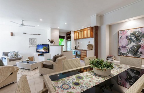 Port Douglas Villa | Beachfront Villa - Direct beach access