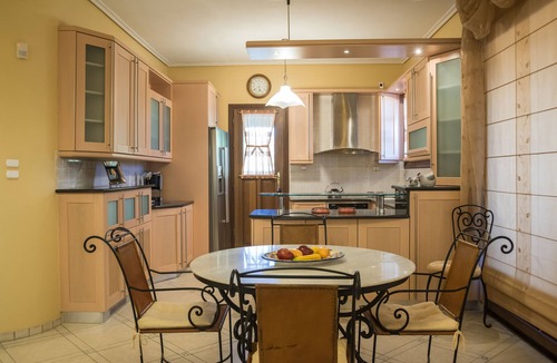 Kontsika Villa | Beachfront villa in Galaxidi