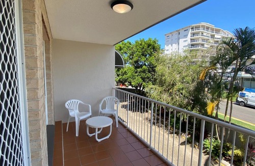 Mooloolaba Apartment | Beachside 2 - 3 Bedroom Budget Apartment only one block from Mooloolaba Beach!