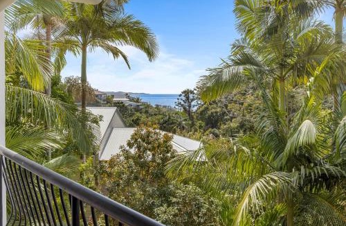Coolum Beach House | Beachside 4-Bed Retreat with Study Nook & Views