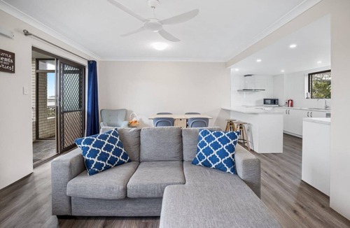 Woorim Apartment | Beachside Unit in the Centre of Town