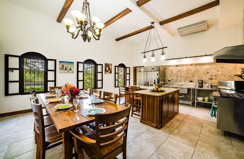 Coco House | Beautiful 4BR home great for a family