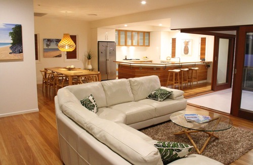 Torquay House | Beautiful family beach house with pool, adjacent to the bays best swimming beach