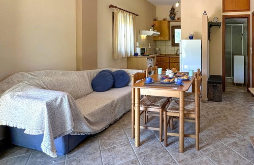 Paralia House | Beautiful home in Agios Andreas Astros