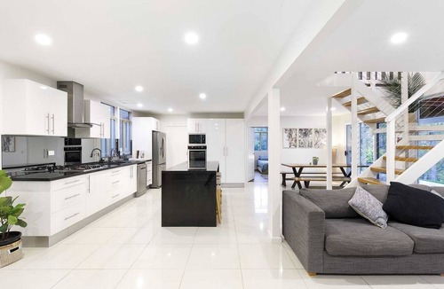Doonan House | Beautiful Hinterland House-15 mins drive from Noosa beaches! !
