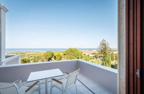Kamari Villa | Beautiful Santorini | Villa Leon | 4 Bedrooms | Stunning Heated Jacuzzi &.
