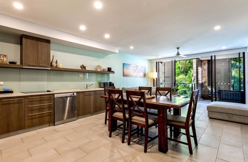 Palm Cove Apartment | Belle Escapes 228-229 Luxury Beachfront Resort Pam Cove