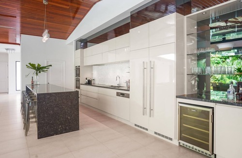 Palm Cove House | Belle Escapes 58 Ocean Dr Palm Cove