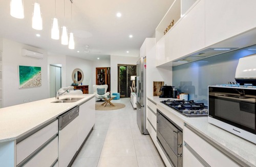 Palm Cove House | Belle Escapes Beach Edge