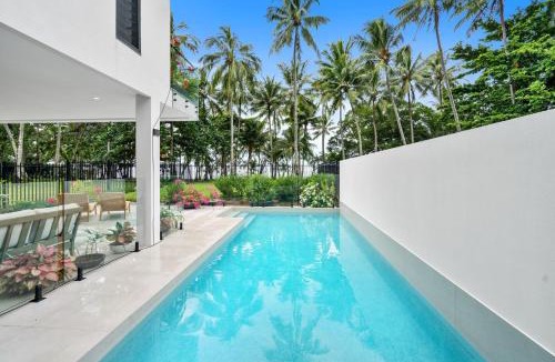 Palm Cove House | Belle Escapes Beach Manor