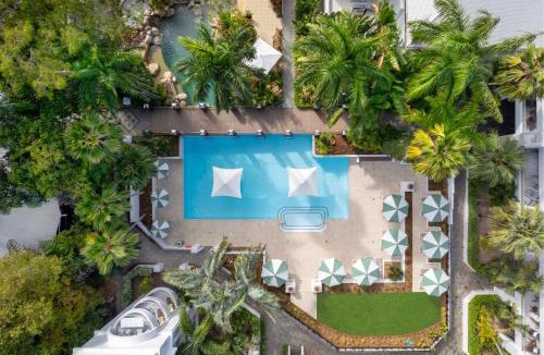 Palm Cove Apartment | Belle Escapes Poolview Suite 43 Alamanda Resort Palm Cove