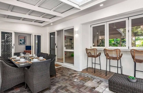 Palm Cove House | Belle Escapes Sandpipers Beach House