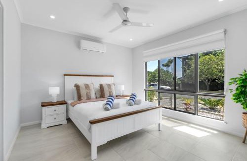 Trinity Beach House | Belle Escapes Sea Bon