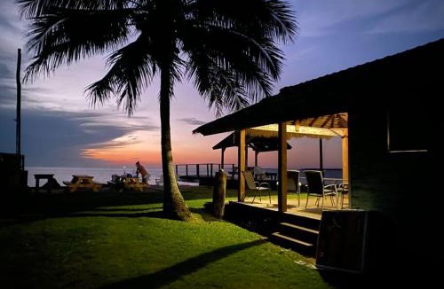 Amity Point Apartment | Belle's on Ballow - Kookaburra Lodge - Absolute Waterfront