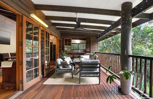 Brinsmead House | Bindi Treehouse - Elevated Pole Home