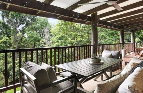 Brinsmead House | Bindi Treehouse - Secluded Rainforest Pet Friendly Retreat in a Stunning Treehouse