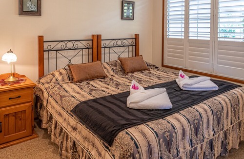 Yungaburra Cottage | Birds 'n' Bloom - 2 Bedroom Cottage