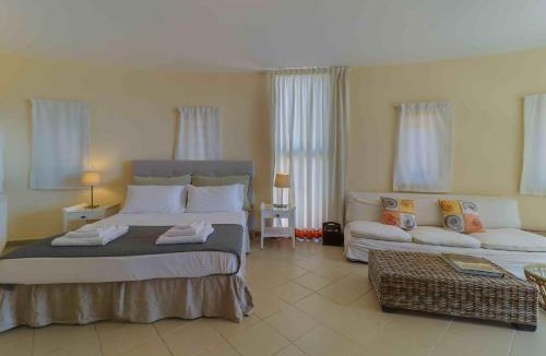 Lavreotiki Villa | Black Diamond Beachfront Pool Villa Pasithea in Sounio, Athens