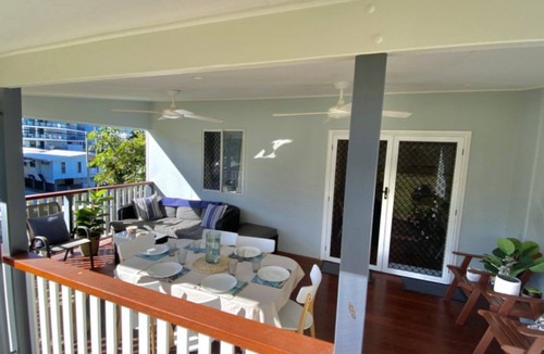 Kings Beach House | Blue Beach House – Unwind at this stunning beachside cottage in Kings Beach