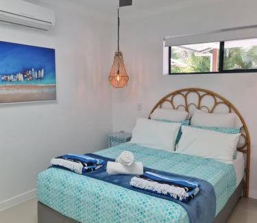 Trinity Beach Apartment | Blue Lagoon Tropical Sanctuary
