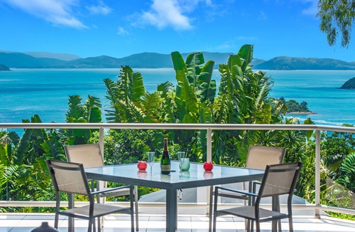 Hamilton Island Apartment | Blue Waters Views