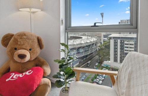 Kangaroo Point Apartment | Boho retreat near The Gabba with stunning views